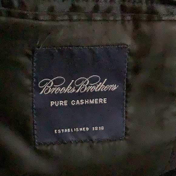 SOLD-100% Cashmere coat by Brooks Brothers - Picture 2 of 7